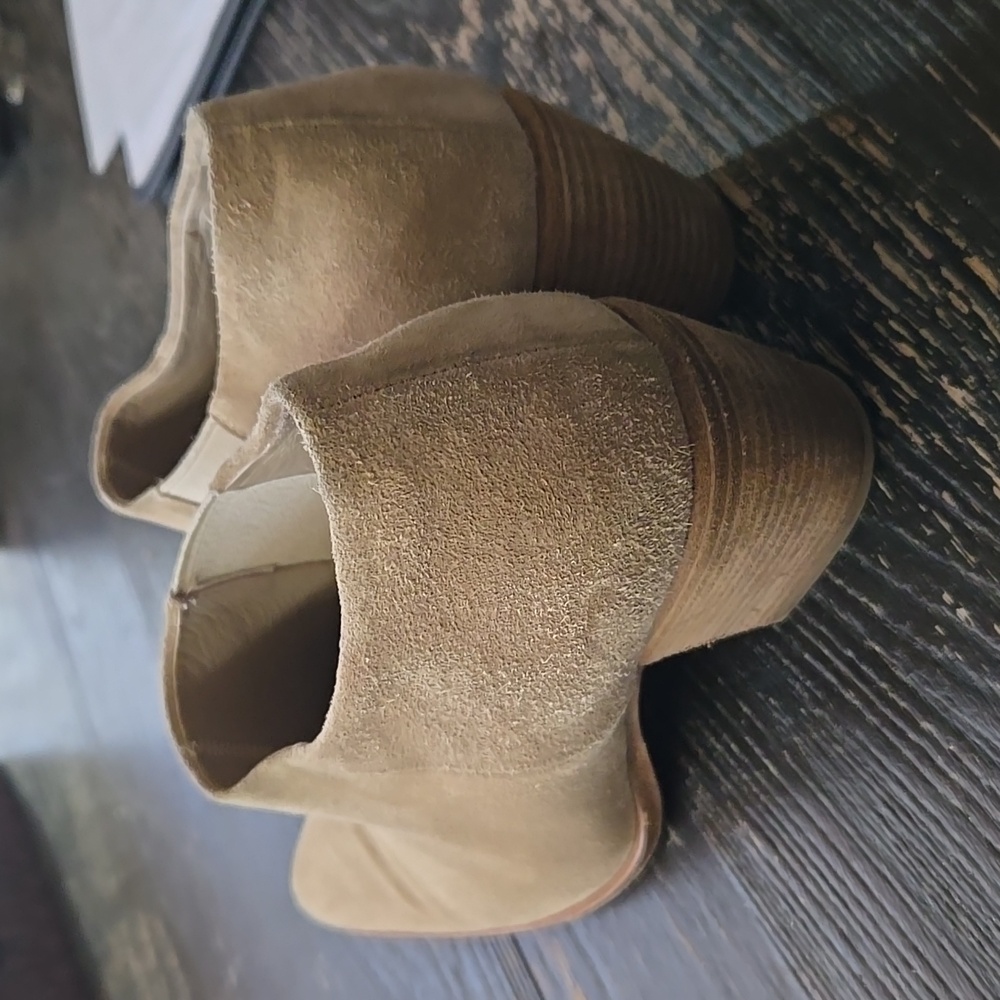 Vince Hamilton Booties in Coco Suede Size 8 - Picture 12 of 12